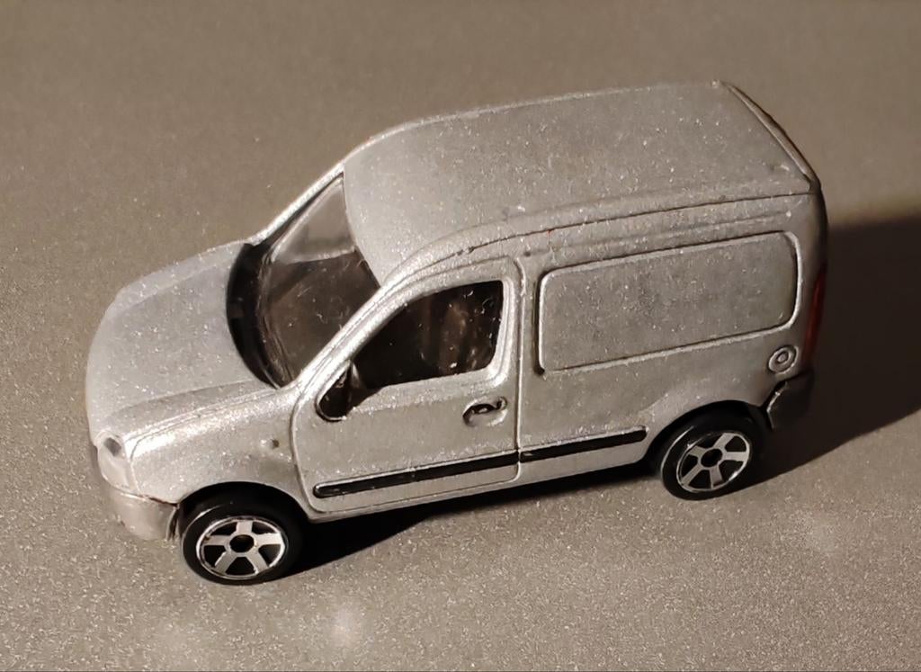 MAJORETTE voiture Métal Renault Kangoo 1998 Réf 288 echelle, Hobby en Vrije tijd, Ophalen of Verzenden, Zo goed als nieuw, Auto