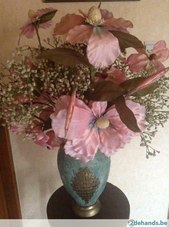 Metalen vaas met bloemen., Enlèvement, Utilisé