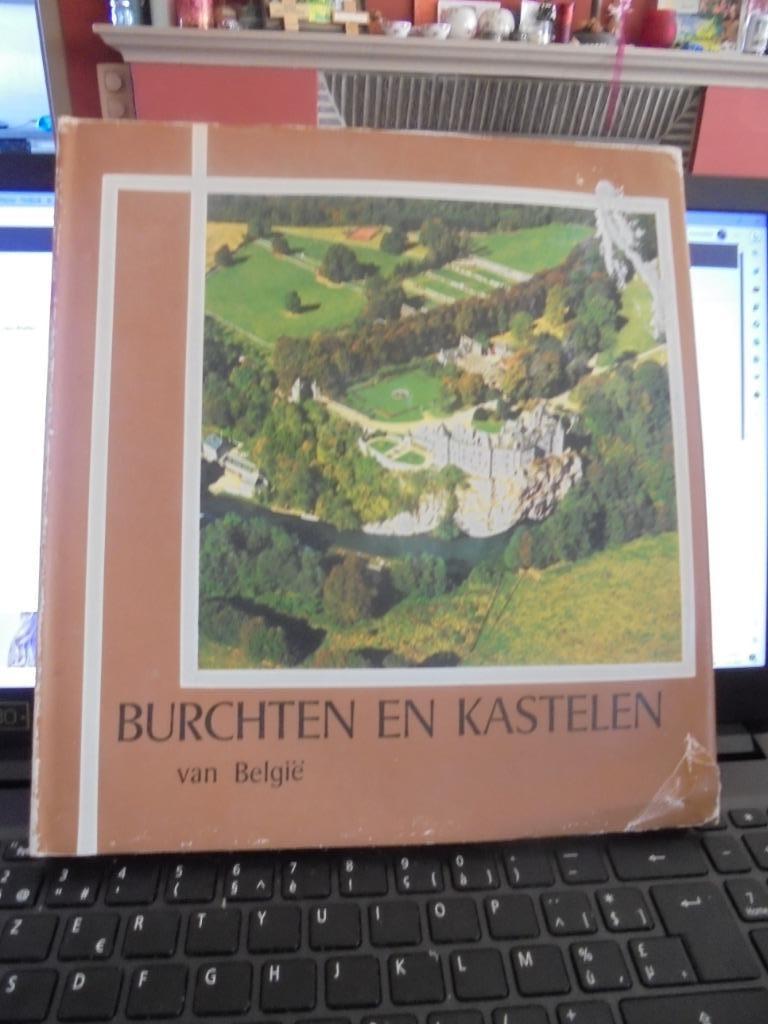 Burchten en kastelen van Belgie, Ophalen of Verzenden, Gelezen