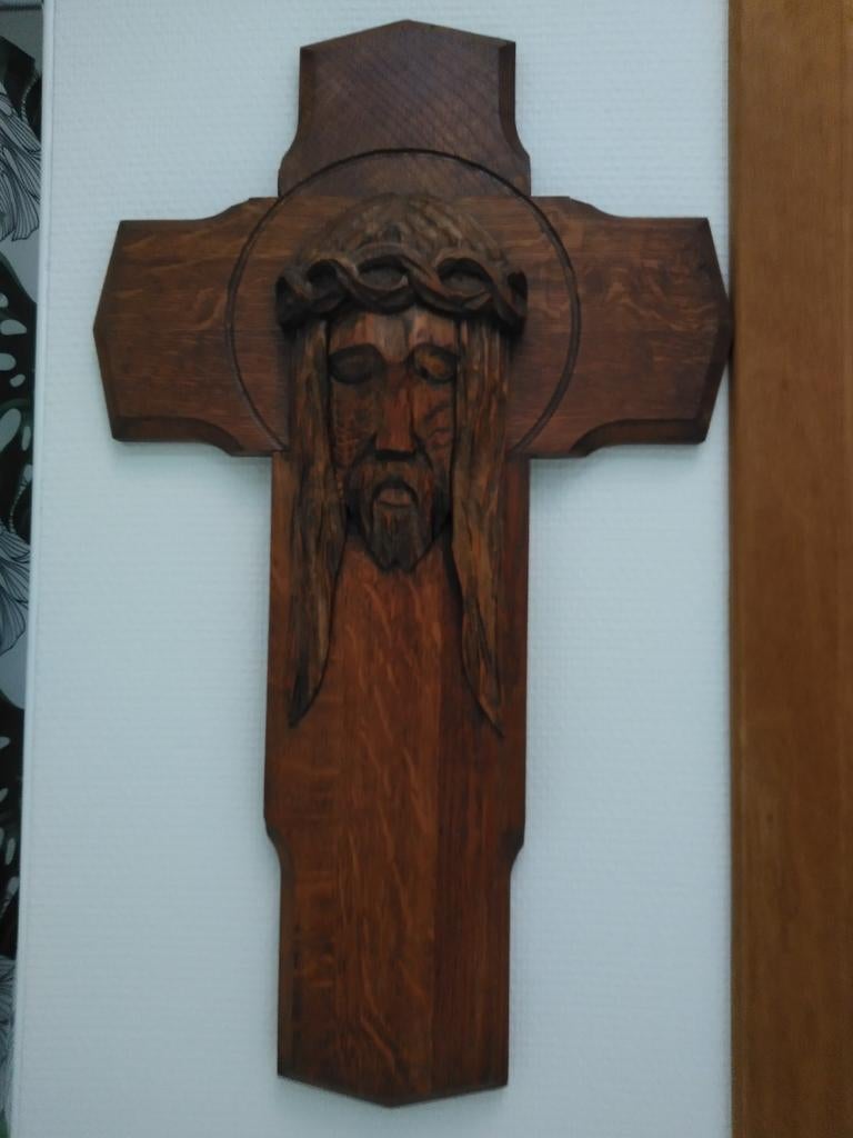 Grand crucifix en chêne : parfait état, Enlèvement