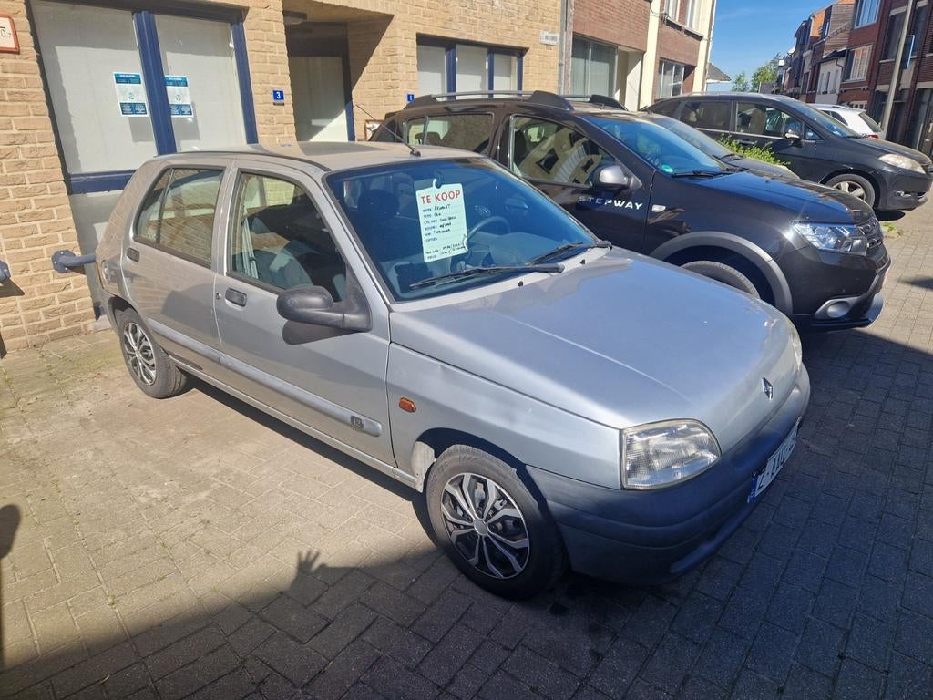 Renault Clio 1200 cc benzine, Ophalen