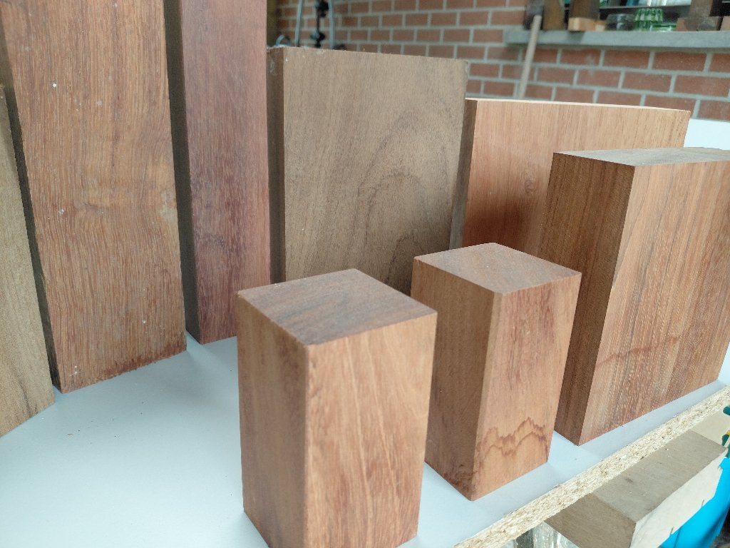 diverse houtblokken donkere houtsoorten, Enlèvement, Neuf, Compatible avec la découpe, Autres types