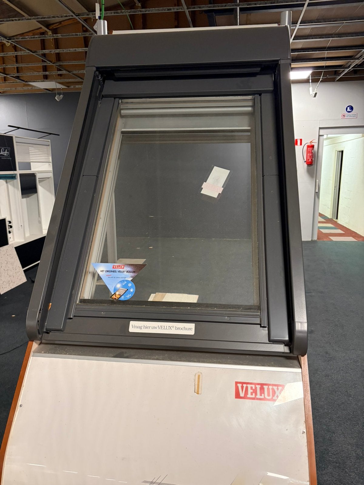 Nouvelle lucarne Velux., Enlèvement, Vitre comprise, Bois, Châssis de fenêtre
