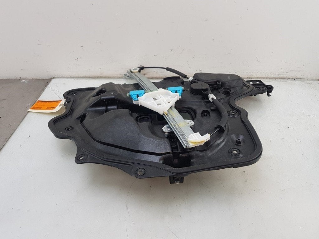 RAAMMECHANIEK RECHTS VOOR Mazda 6 SportBreak (GJ / GH / GL), Hitdorfer Straße 73
51371  Leverkusen, DE, Gebruikt, Mazda, Info@mazda.de