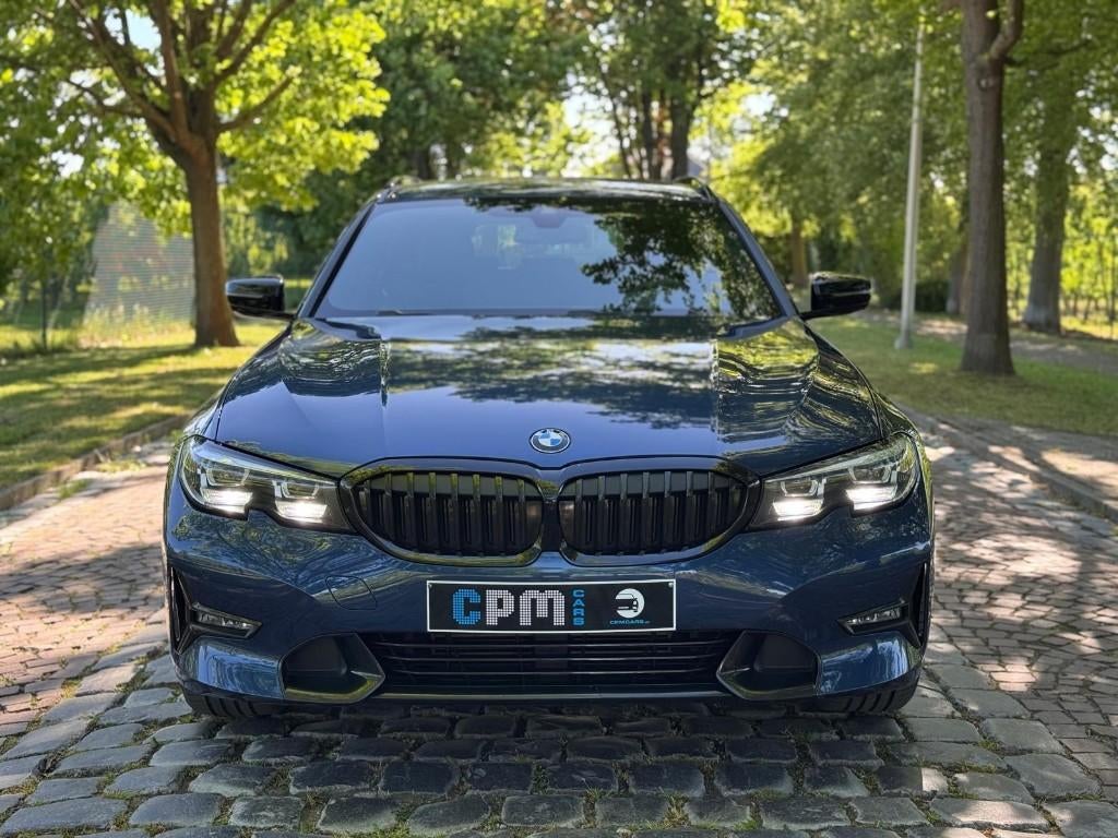 BMW 318 iA Touring * SPORT * FULL HISTORIEK * CAMERA * NAVI, Auto's, BMW, Automaat, 4 cilinders, Blauw, Leder en Stof