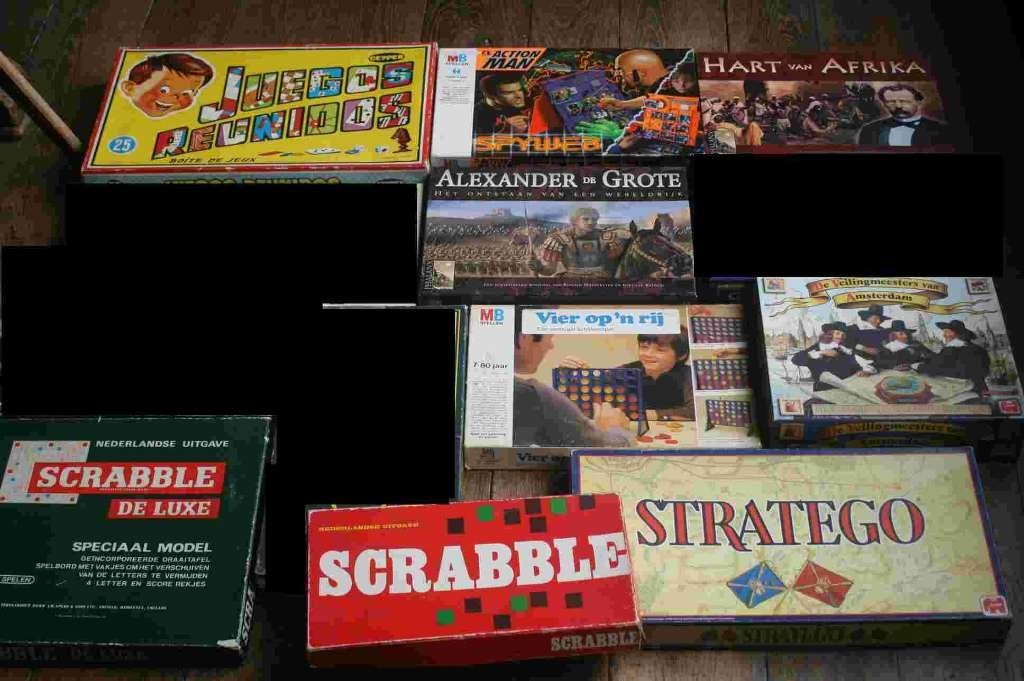 9 x spellen scrabble, 999 games, stratego,.., Hobby en Vrije tijd, Ophalen of Verzenden, Zo goed als nieuw