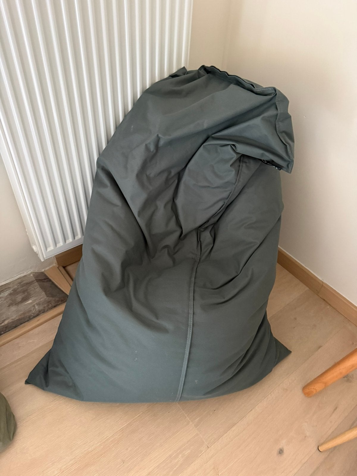 Pouf / beanbag Lebel – GRATUIT, Ophalen, Zo goed als nieuw, Grijs, Zitzak