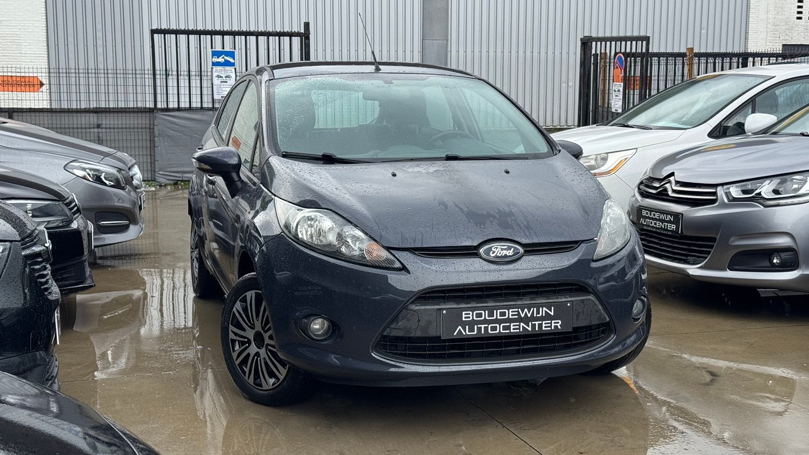 Ford Fiesta 1.2Benzine 2012 150.xxxkm Beginnerswagen, Autos, Ford, Argent ou Gris, Achat, Entreprise, Garantie prolongée