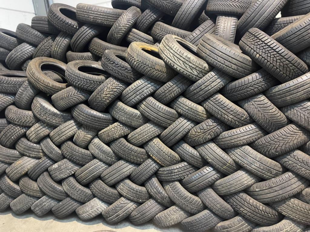 Banden voor Export -Car&Truck tyres, Autos : Pièces & Accessoires, Pneus & Jantes, Pneu(s), Enlèvement