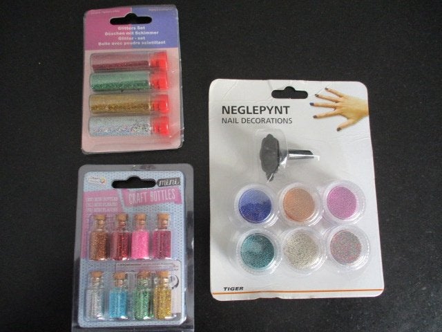nagel glitter set / knutsel glitter in potjes nog nieuw, Elektronische apparatuur, Ophalen of Verzenden, Nieuw, Hand- en Voetverzorging