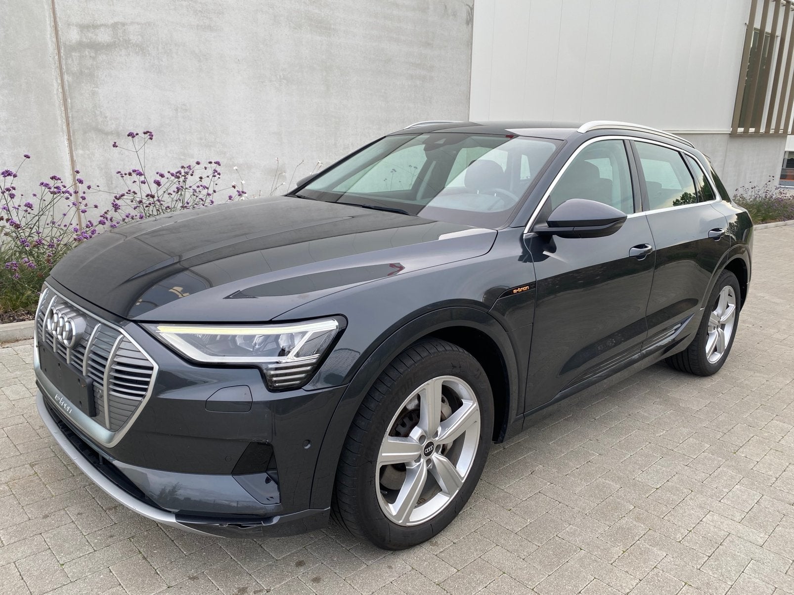 AUDI E-TRON 50 QUATRO, Auto's, Automaat, https://public.car-pass.be/vhr/1dad7c47-f55d-4c94-87d8-7c6898e4feab, 5 zetels, SUV of Terreinwagen