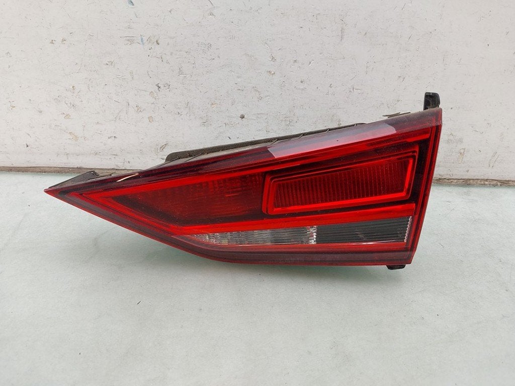 ACHTERLICHT RECHTS A3 Limousine (8VS / 8VM) (|8V5945076|), Info@audi.de, Audi, Audi AG, Gebruikt