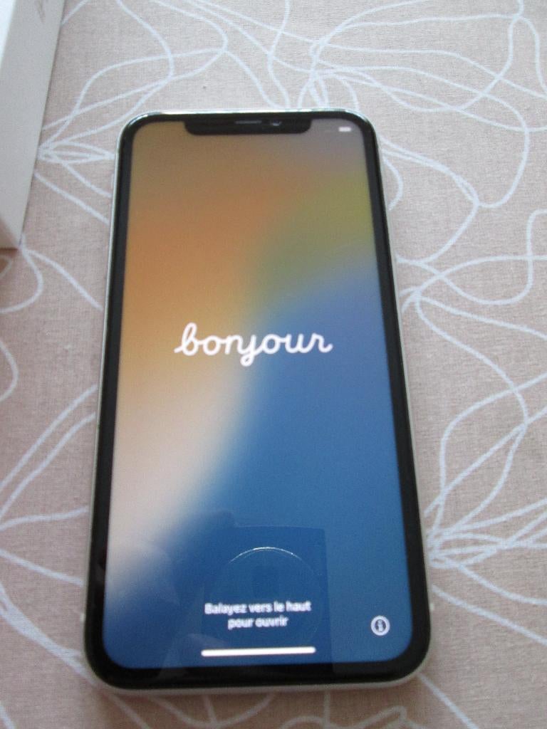 GSM Apple Iphone 11 blanc 64 gb dans boite origine, Ophalen, Gebruikt, 86 %, Wit