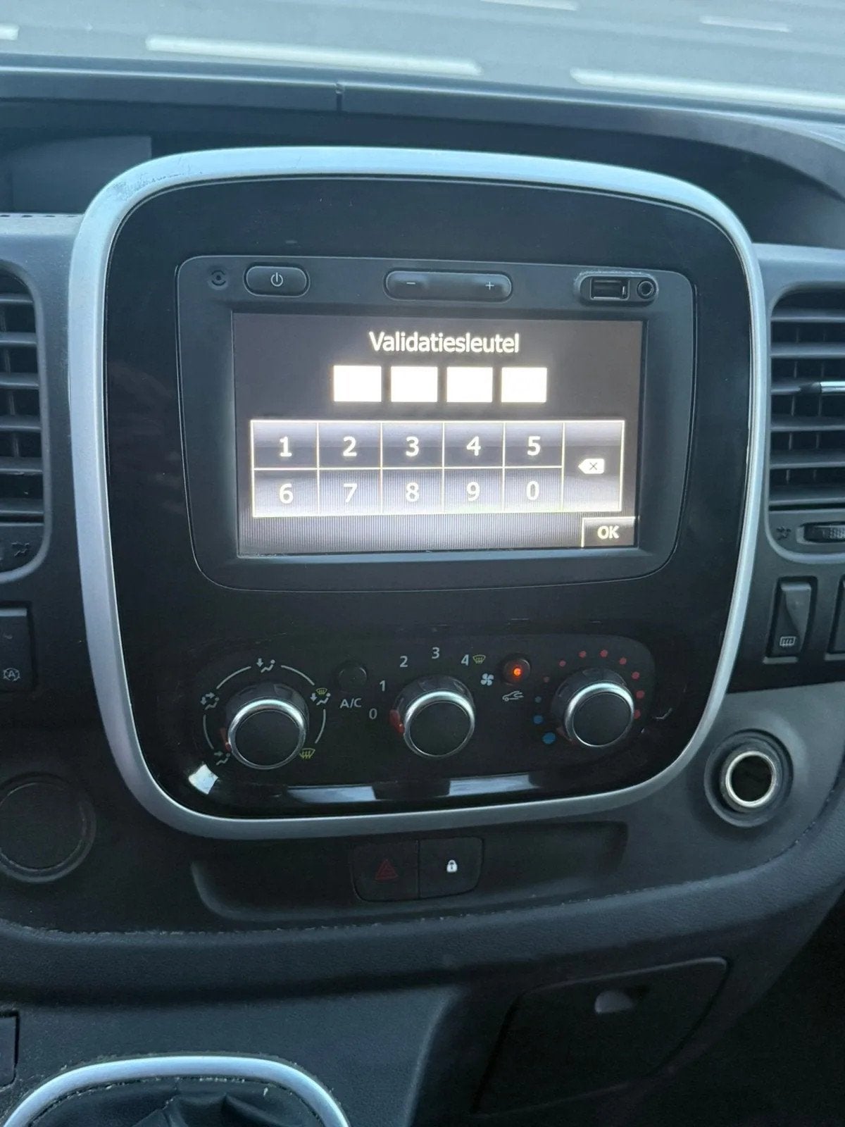 RENAULT TRAFIC 2.0DCI /EURO-6D/CONTRÔLE OK/NAVI/CAMERA, Euro 6, Entreprise, 3 places, Autres couleurs