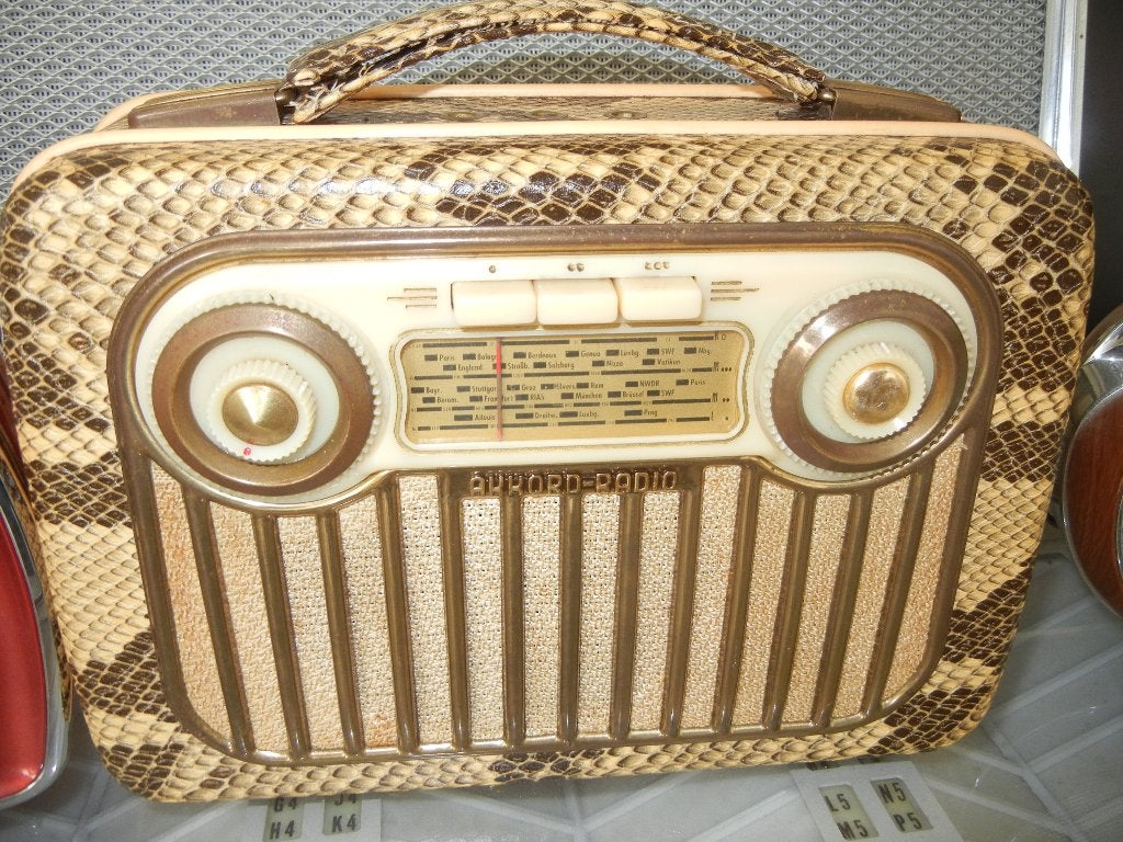 RADIO DRAAGBAAR IN SLANGVEL AKKORD, Antiquités & Art, Enlèvement ou Envoi