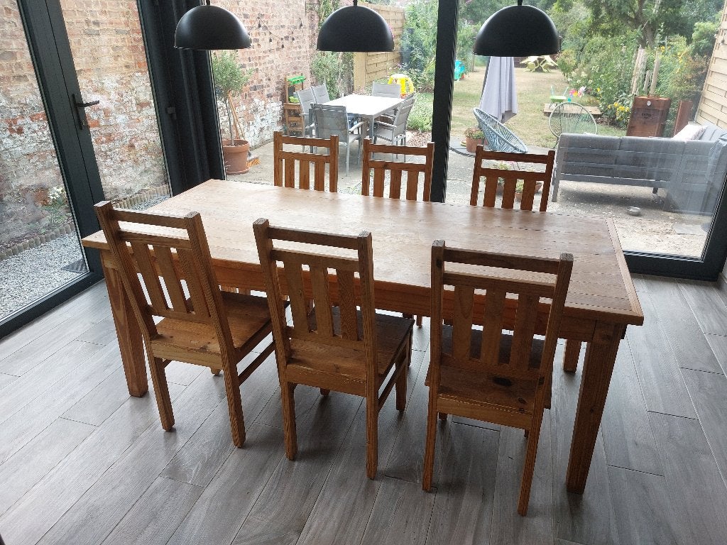 Rustieke massief houten eettafel (200x90cm) + 6 stoelen, Ophalen, Gebruikt, Rustieke landelijke hoevestijl, 6 tot 8 stoelen