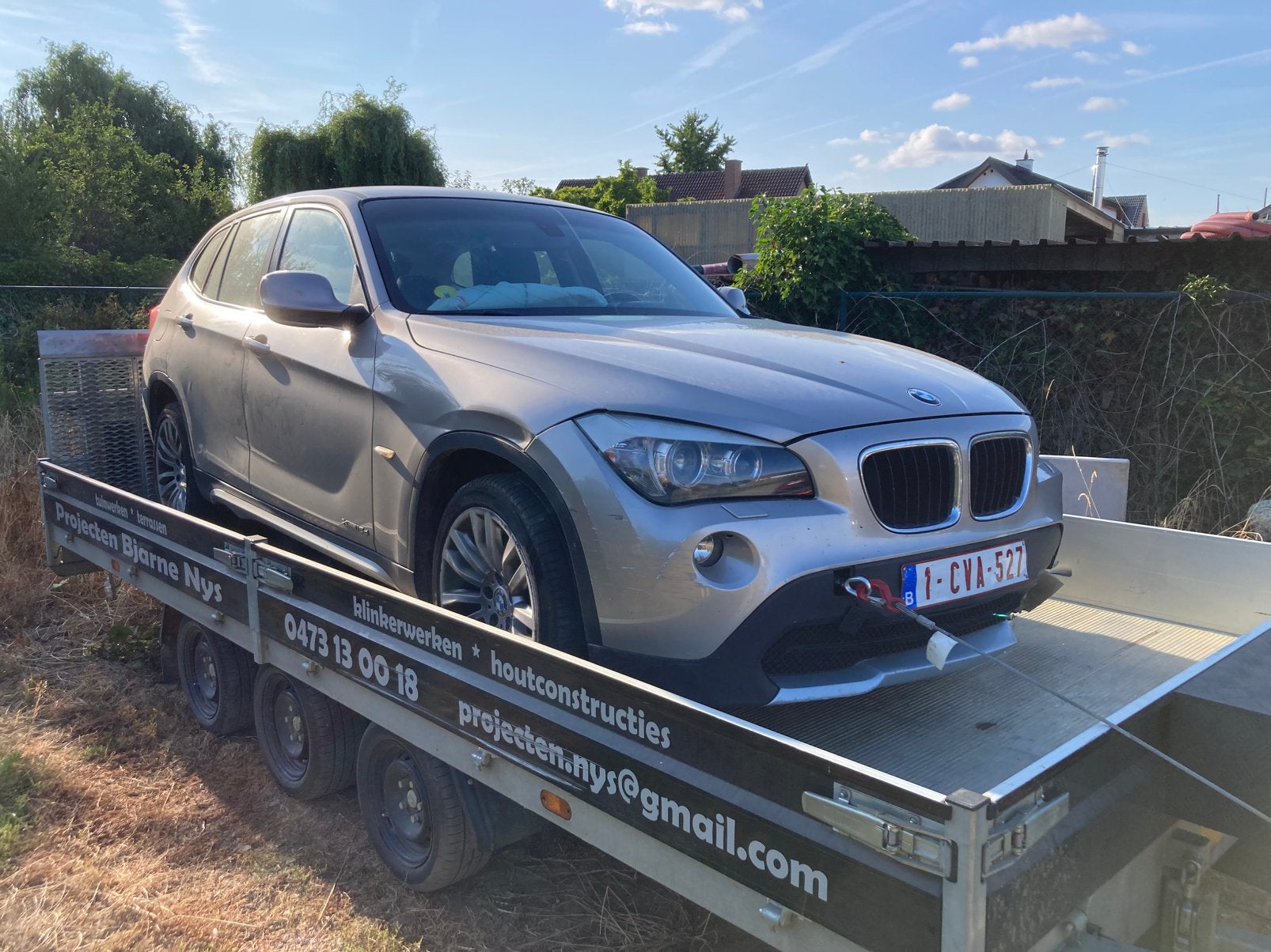 SCHADEVOERTUIG! Bmw X1 - 18xd, Auto's, BMW, Stof, Zwart, 4 cilinders, Beige