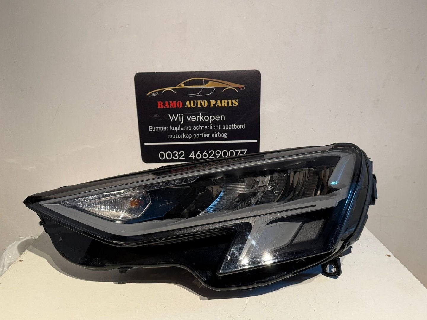 KOPLAMP AUDI A3 8Y LED LINKS ORIGINEEL COMPLEET 8Y941011, Gebruikt, -, -, -