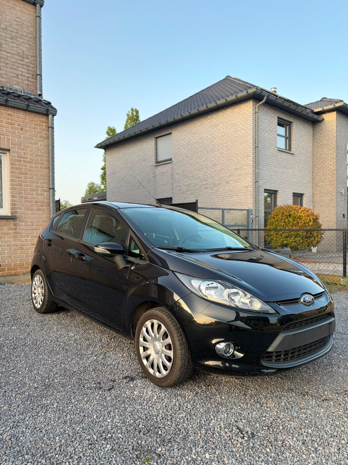 Ford Fiesta 1.25i Zetec Airco *1 jaar garantie*, Euro 5, Zwart, Zwart, Handgeschakeld