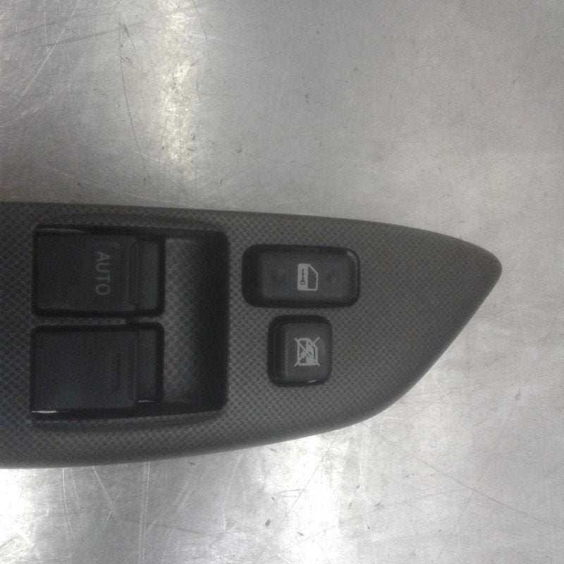 RAAMSCHAKELAAR Toyota Yaris (P1) (|0115P37|), Gebruikt, Toyota