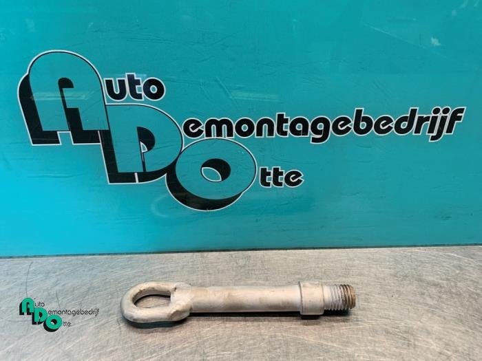 Crochet de remorquage avant d'un Mitsubishi Colt (Colt 04-), -, 3 mois de garantie, Utilisé, Mitsubishi