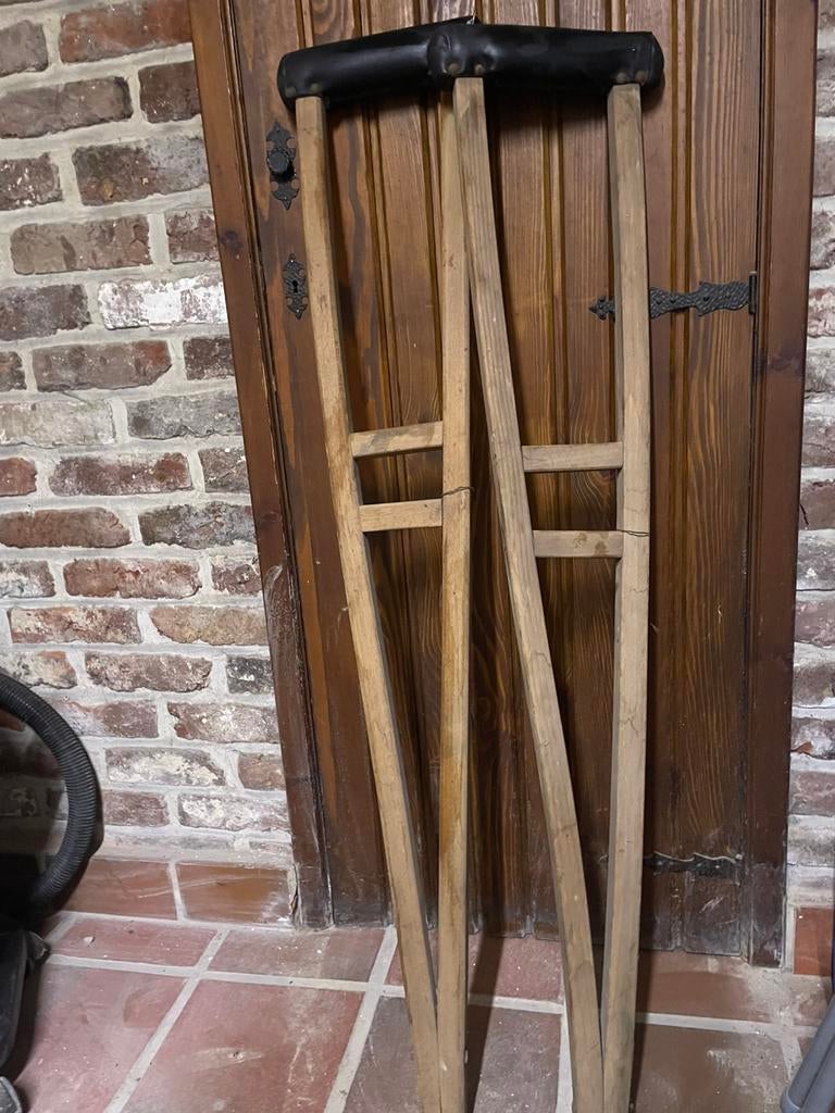 Antieke Eiken houten krukken, Ophalen