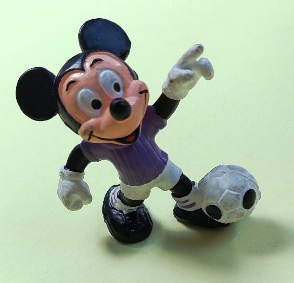 11 figuren van Mickey voetballers, Ophalen of Verzenden, Mickey Mouse, Zo goed als nieuw, Beeldje of Figuurtje