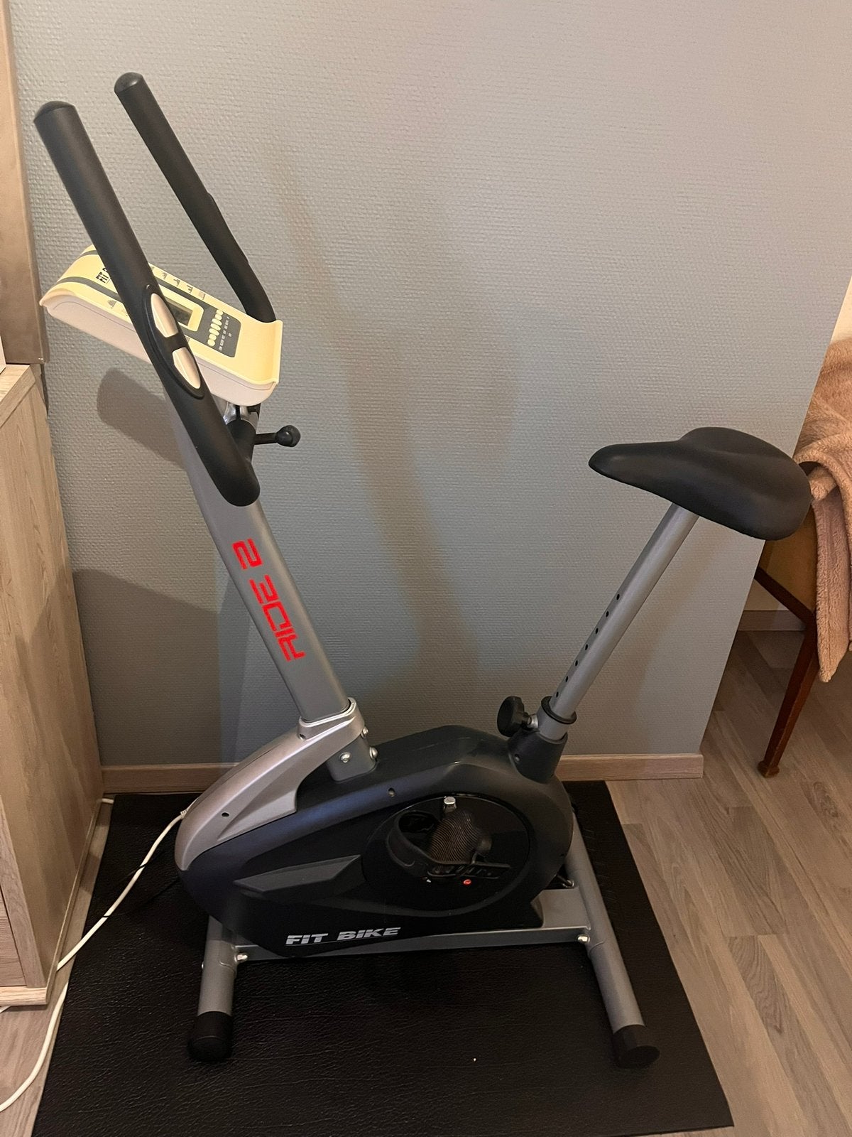 FitBike Race 2 hometrainer – zeer goede staat, Sports & Fitness, Enlèvement, Utilisé, Vélo d'appartement