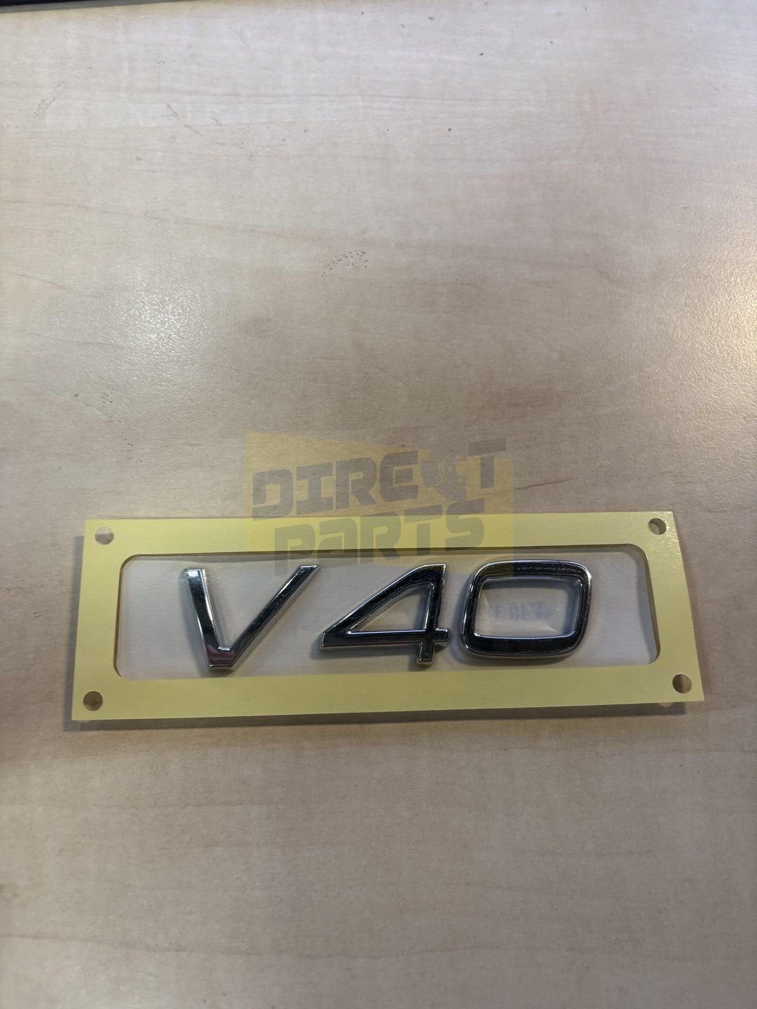 Volvo V40 (9/12-7/20) embleem tekst ''V40'' achterzijde Orig, -, -, Nieuw, Ophalen of Verzenden