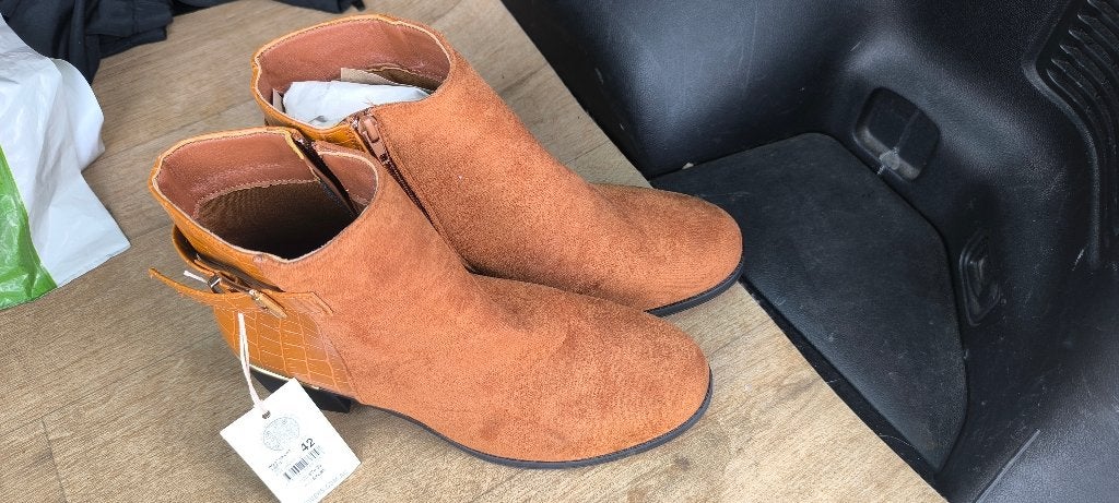 Bottillons rivers  pointure 42 neuve femme, Vêtements | Femmes, Chaussures, Enlèvement ou Envoi, Neuf