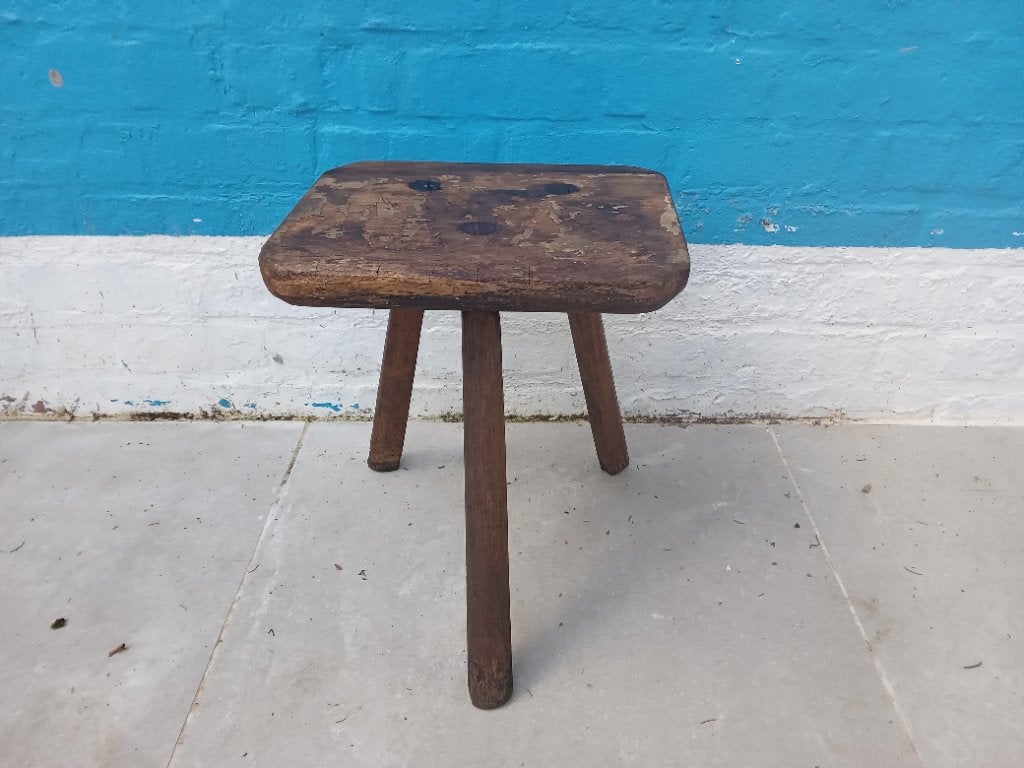 Tabouret brutaliste en bois., 1 tabouret, 30 à 60 cm, Enlèvement, Utilisé