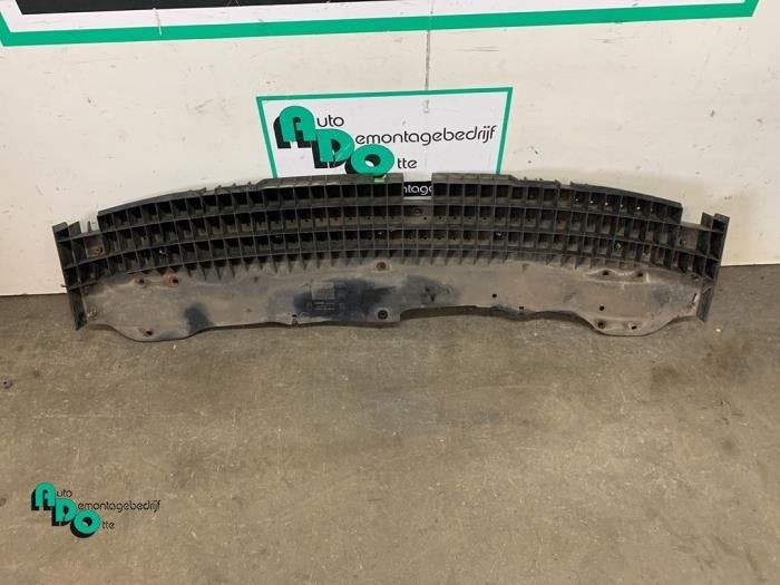 Bumperframe voor van een Toyota Aygo (Aygo 05-), Gebruikt, -, -, Ophalen of Verzenden