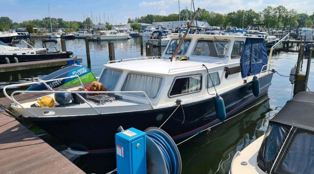 Gezellige motorboot 9.80m. Met wat werk.Toplocatie haven NL!, Watersport en Boten, Gebruikt, Diesel, Motorjacht, 90 cm