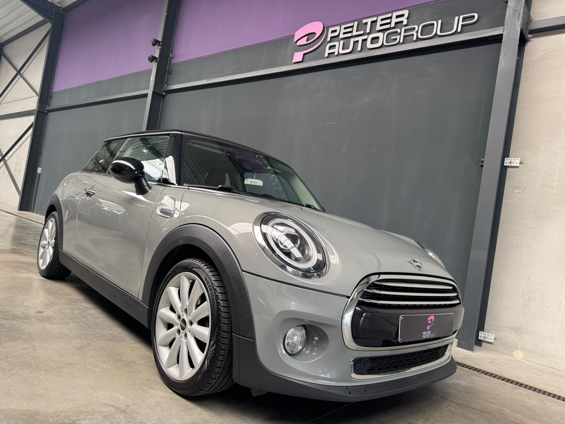 MINI Cooper One 1.5 Benzine GPS CarPlay Halfleder, Autos, Mini, Argent ou Gris, Achat, Euro 6, Entreprise