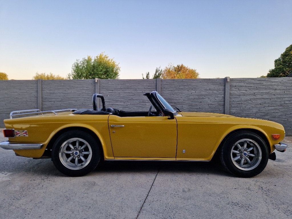 Triumph TR6 2500 1976 / Uitmuntende staat / État excellent, Auto's, TR6, Zwart, Cabriolet, Handgeschakeld