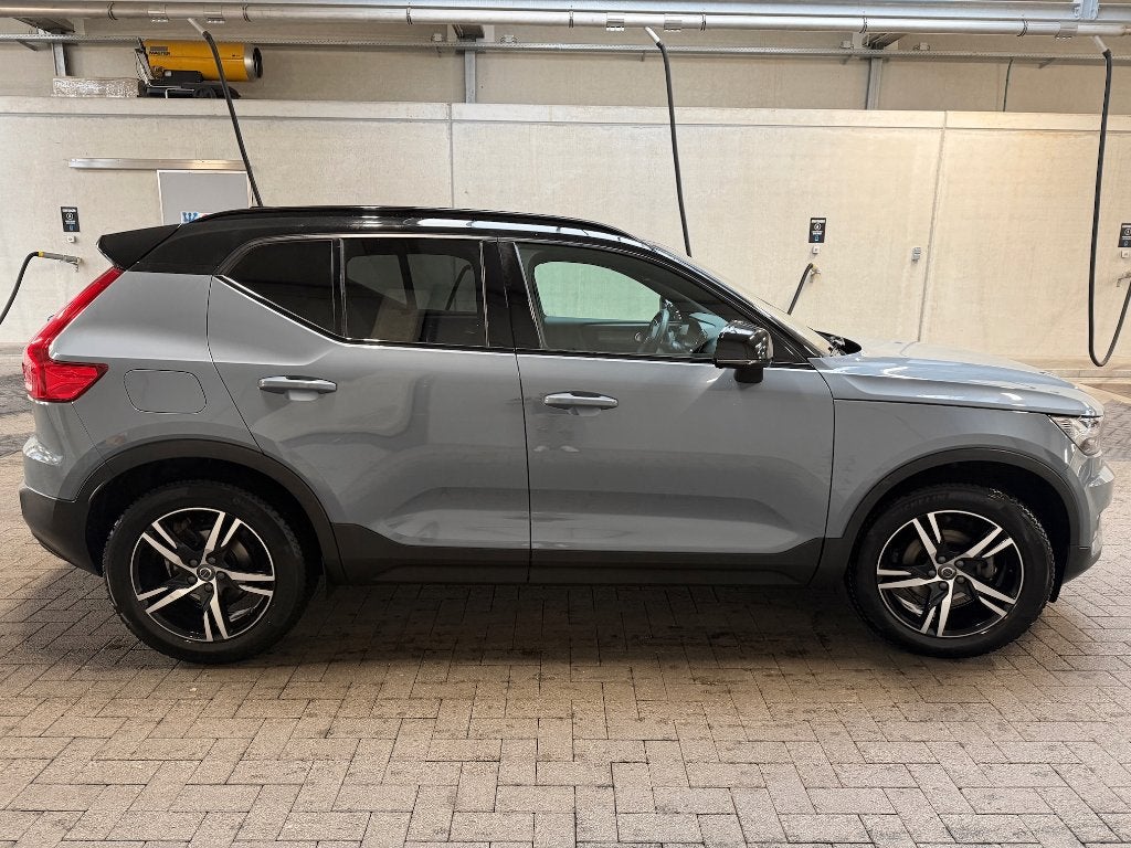 Volvo XC40 1.5 R-Design 2WD (bj 2022, aut.) + Afn trekhaak, Autos, Achat, Autre, Noir, Automatique