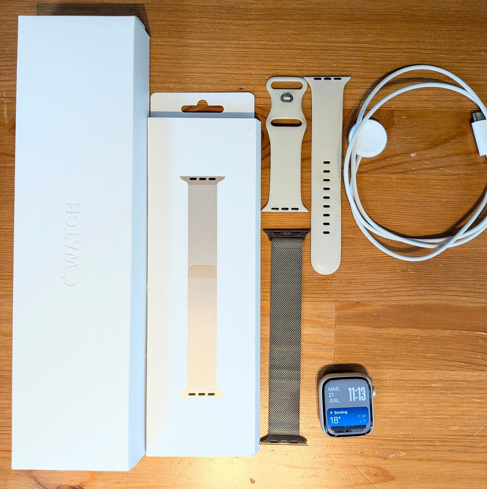 Apple Watch Series 7 45mm (GPS) + 2 Bracelets + Boîte, Bijoux, Sacs & Beauté, Montres connectées, Comme neuf, iOS, Blanc, Distance