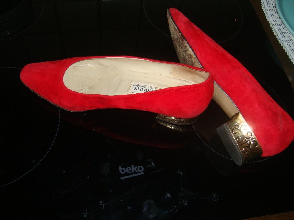 Vintage damesschoenen., Enlèvement, Rouge, Chaussures basses