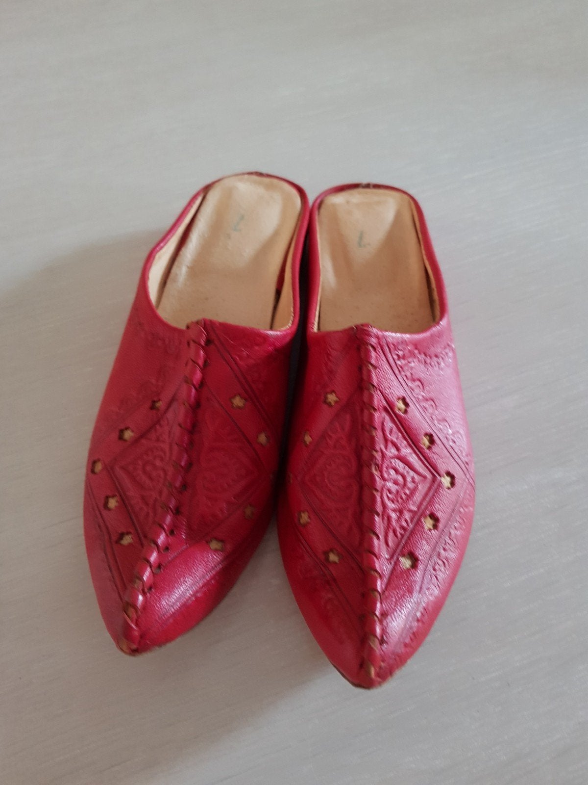 Nouvelles babouches rouges pour femmes taille 35/36, Enlèvement ou Envoi, Rouge, Sandales de bain