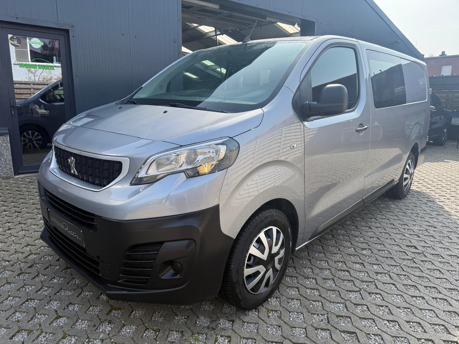 Peugeot Expert Dubbele cabine - 6 plaatsen - 17272€+, Auto's, Voorwielaandrijving, Stof, Gebruikt, 4 cilinders