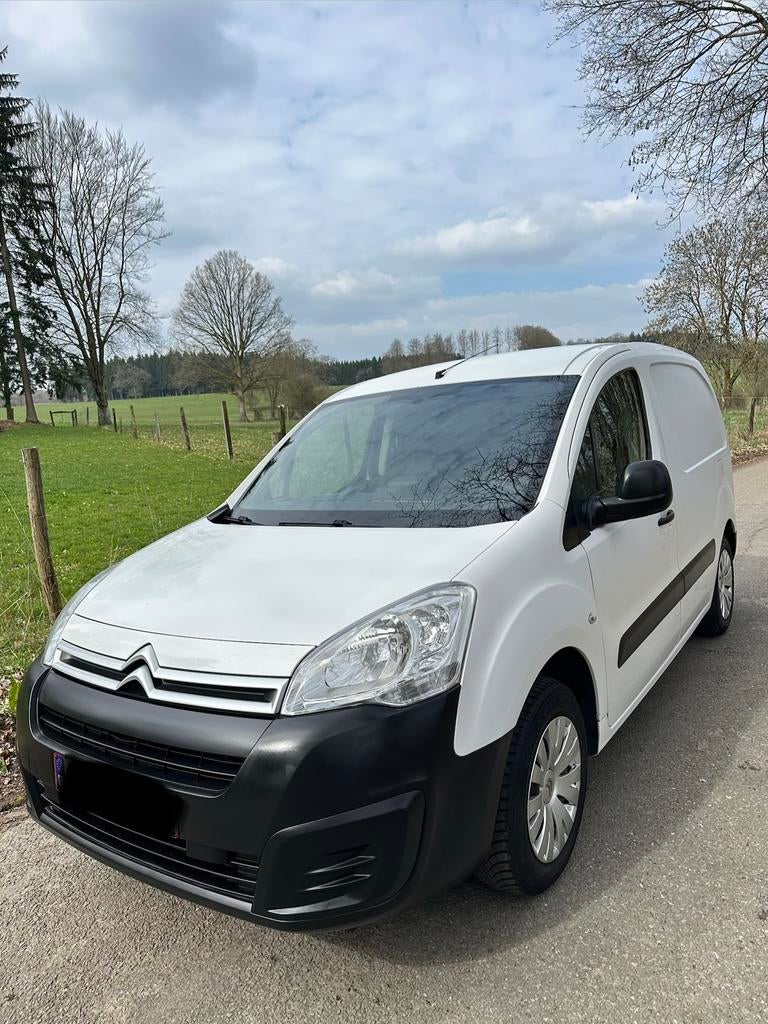 Citroën Berlingo 1.6HDI 3PL 100ch prêt à immatriculer, Autos, Euro 6, Boîte manuelle, Entretenue par le concessionnaire, 5 portes
