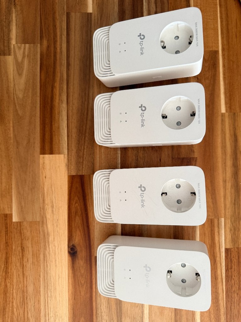 Lot de 4 adaptateurs CPL TP-Link PG2400P avec prise intégrée, Ophalen of Verzenden, Gebruikt, TP LINK