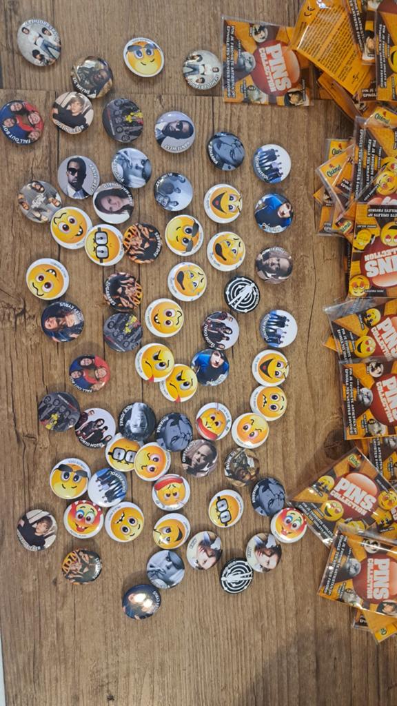 Cecemel pins smileys en artiesten, Enlèvement