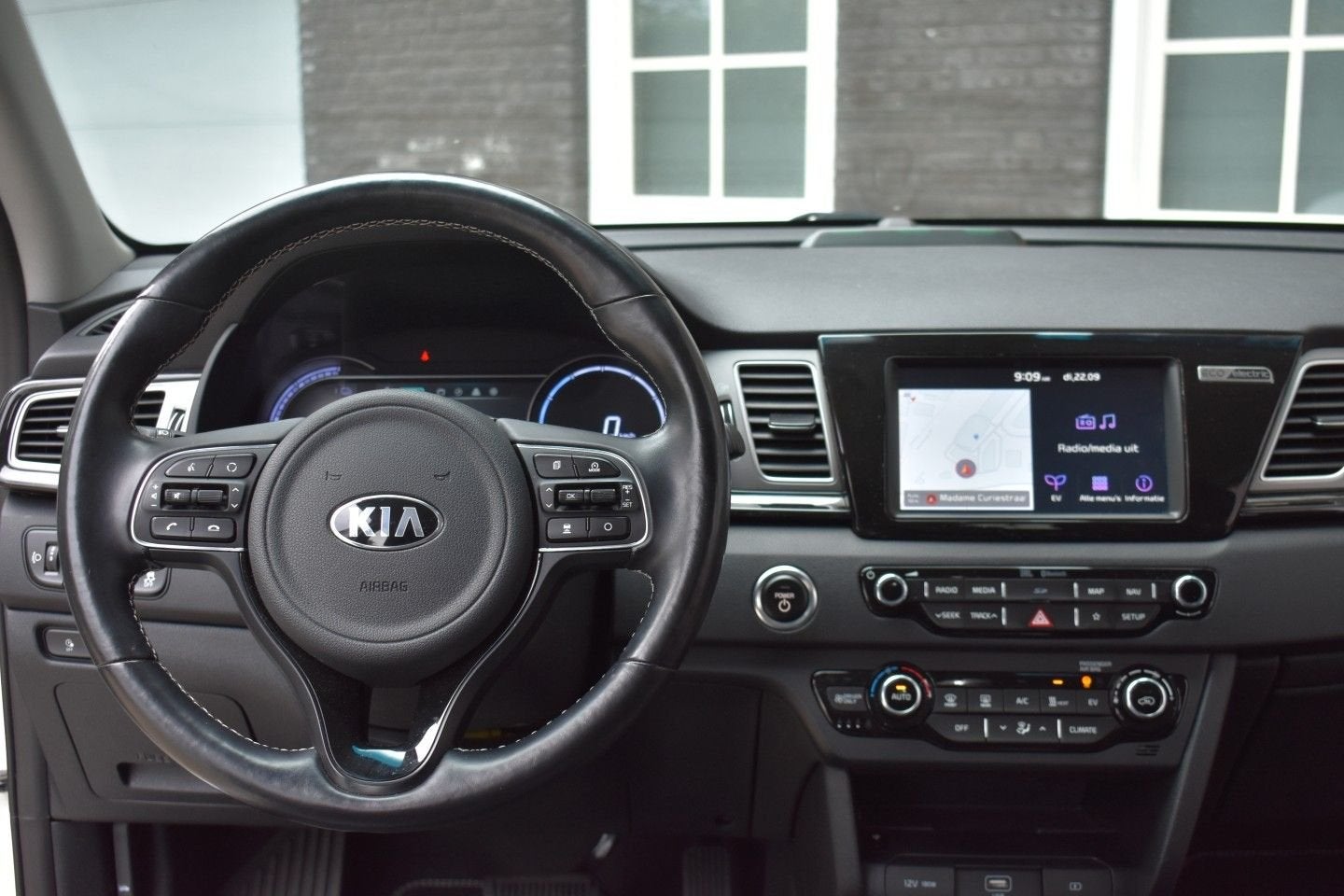 Kia Niro EV e-Niro ExecutiveLine 64 kWh SOH 100% / BTW Wij z, Auto's, Automaat, Zwart, Wit, 64 kWh