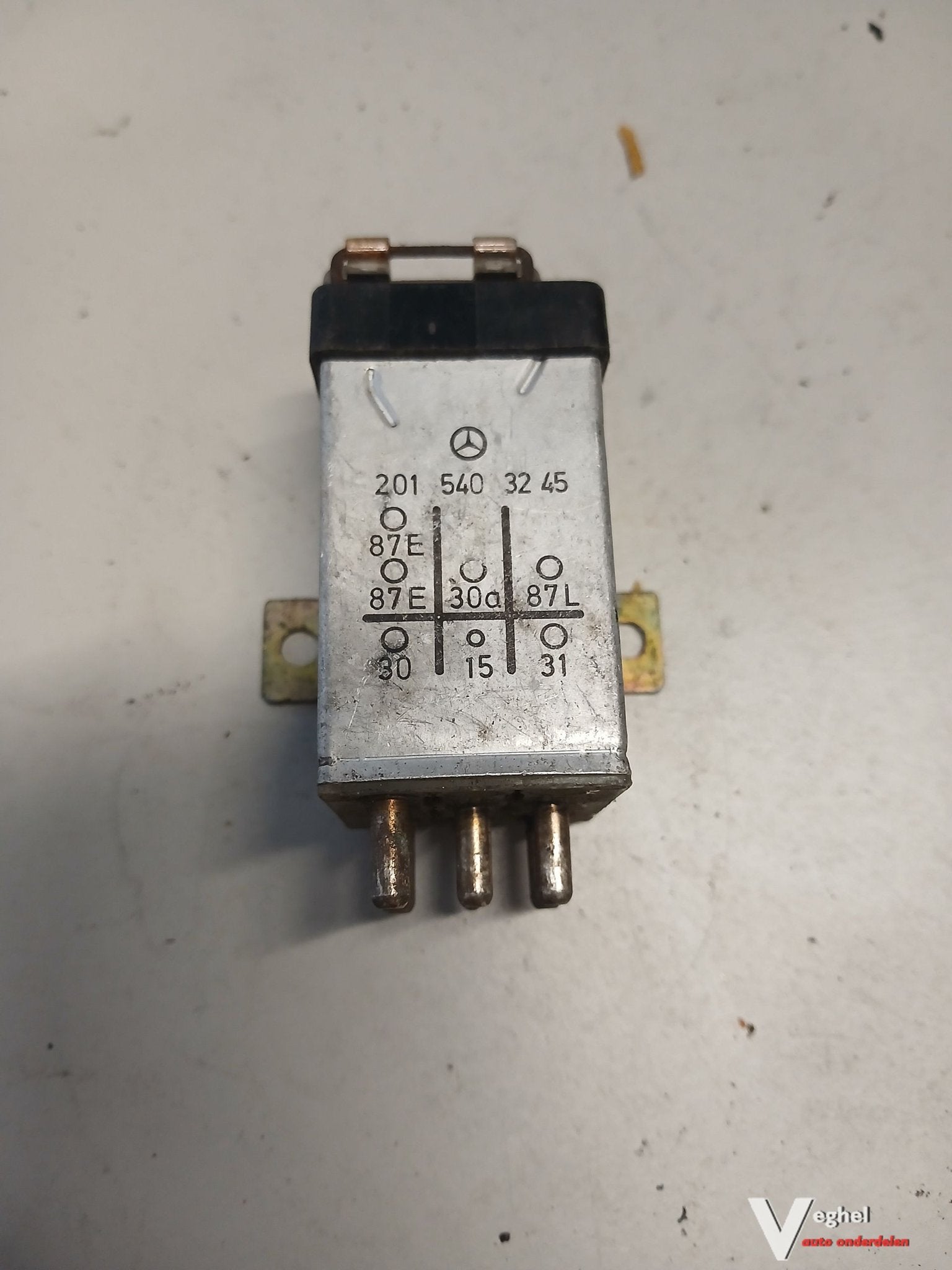 MB W201 1.8B 4 bak sedan Overspanningsrelais 201 540 32 45 ', -, Utilisé, -, -