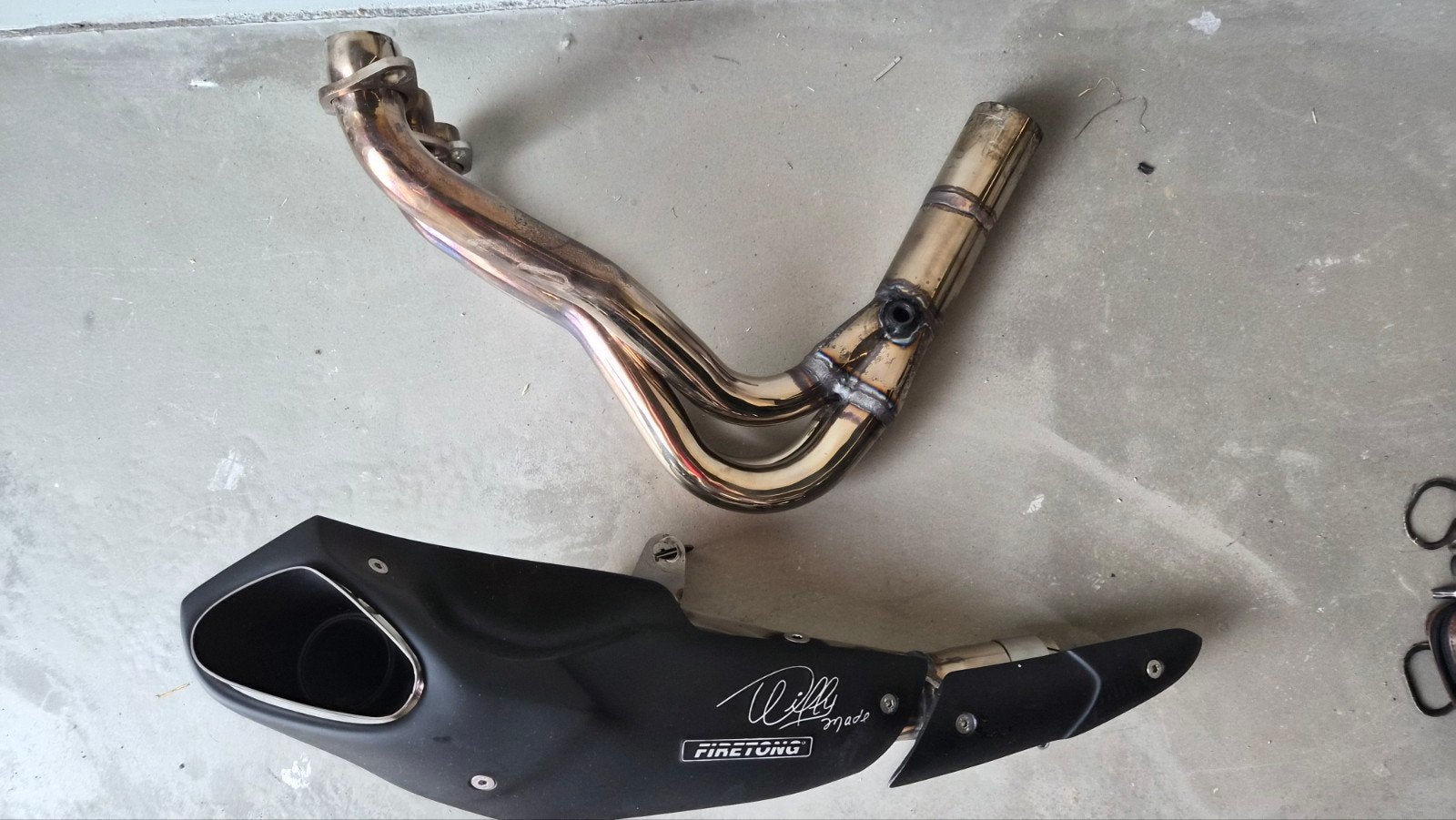 uitlaat trident / tiger / daytona 660 willy firetong, Enlèvement ou Envoi, Comme neuf