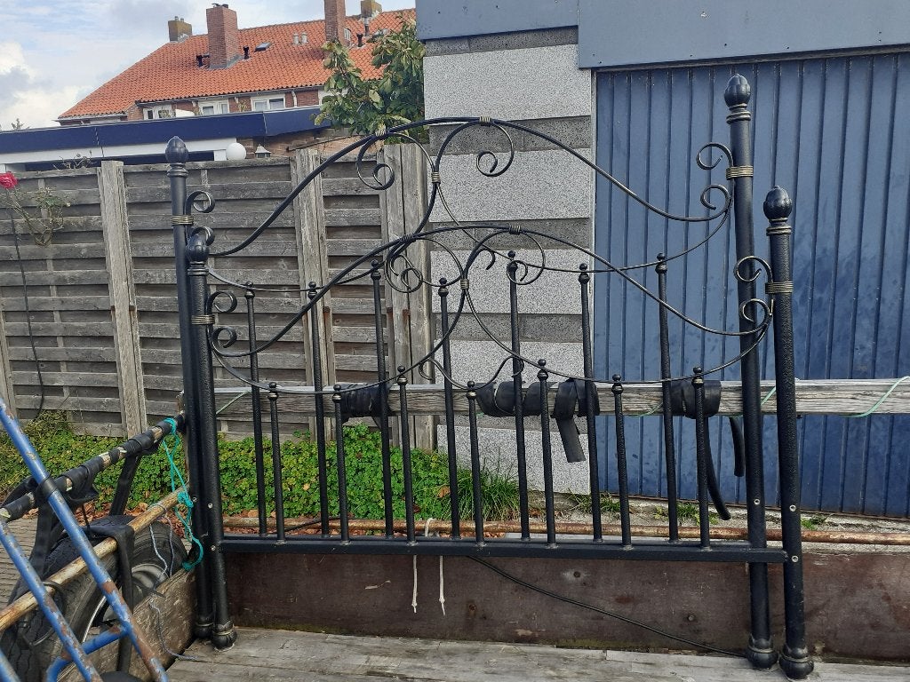 Bed 2-pers. Smeedijzer met 2 x stalen spiraal ..! Ledikant, Ophalen, Ledikant
