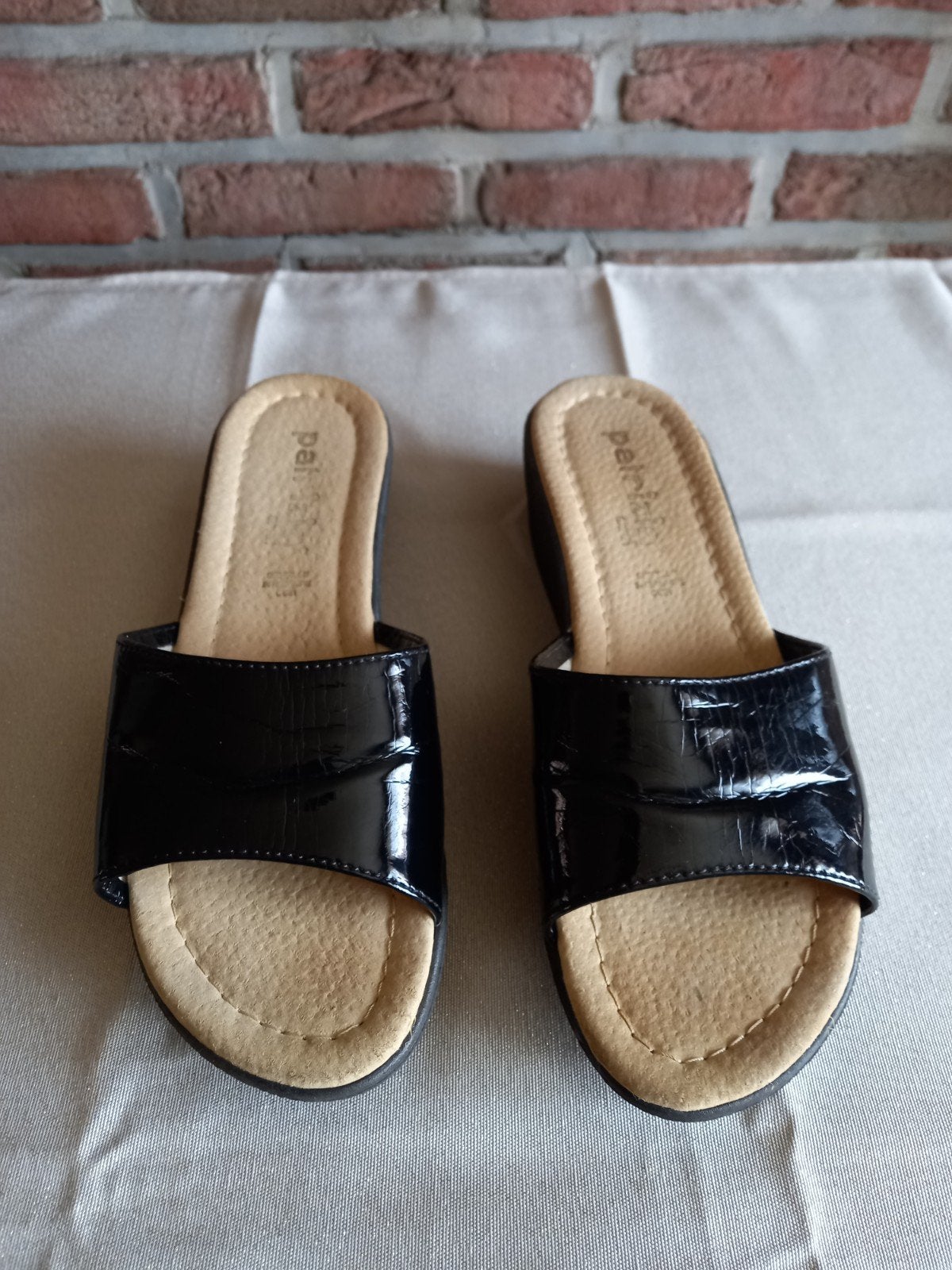 Chaussures, Patriala, Enlèvement ou Envoi, Comme neuf, Noir
