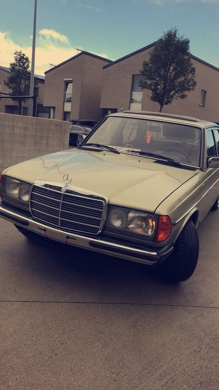 Mercedes oldtimer 230 w123, Autos, Cuir, Achat, Série 200, 5 portes