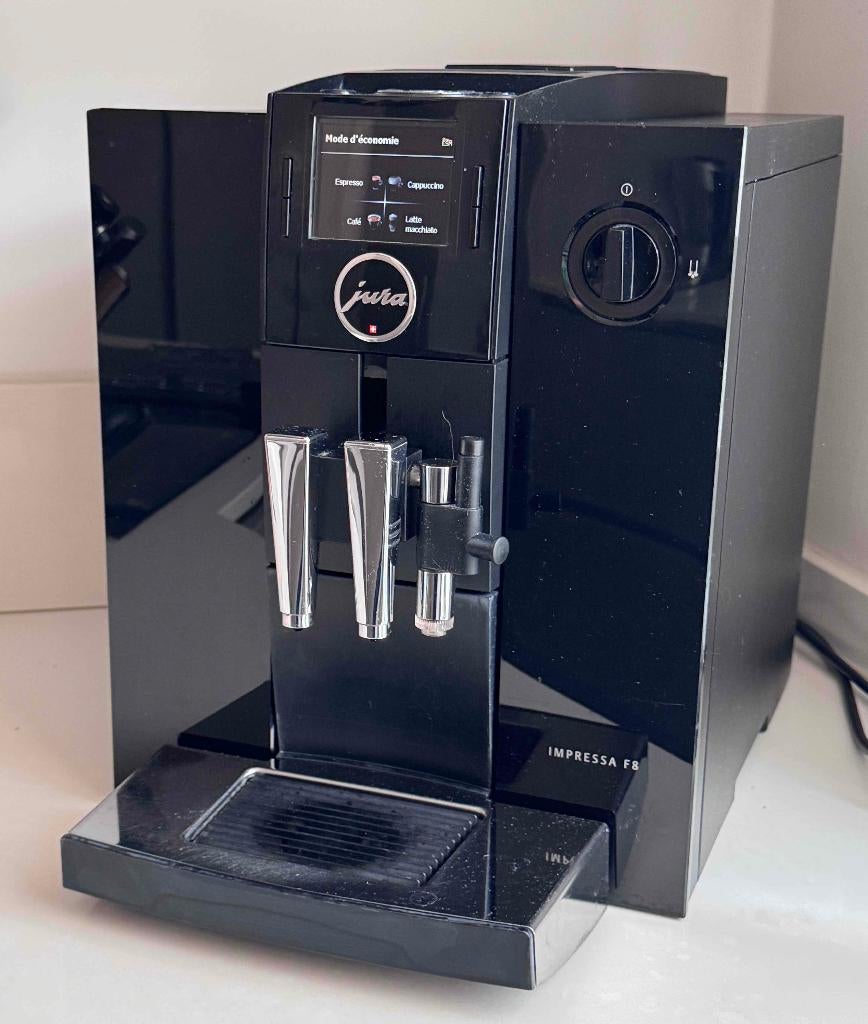 Machine à café JURA IMPRESSA F8, Machine à espresso, Réservoir d'eau amovible, Café en grains, Comme neuf